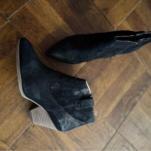 Frye Sacha Short Ankle Boots | Black Leather Western Booties Women’s 7.5